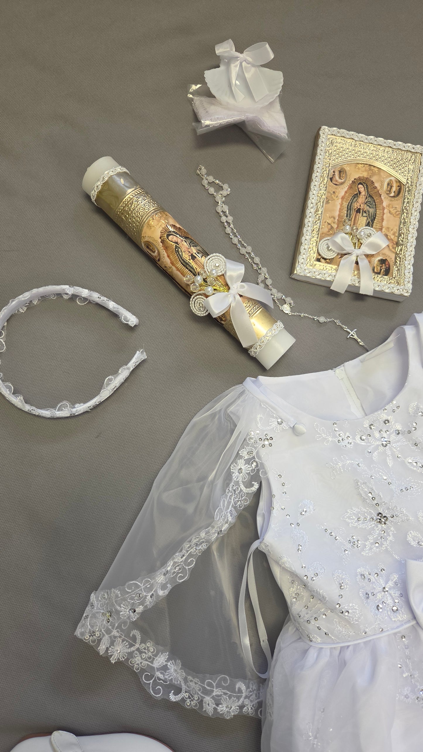 All included Baptism Dress, Christening Gown, cape, headband, bible candle,rosary,shell,cloth and shoes. ,paquete todo incluido de Vestido de Bautizo