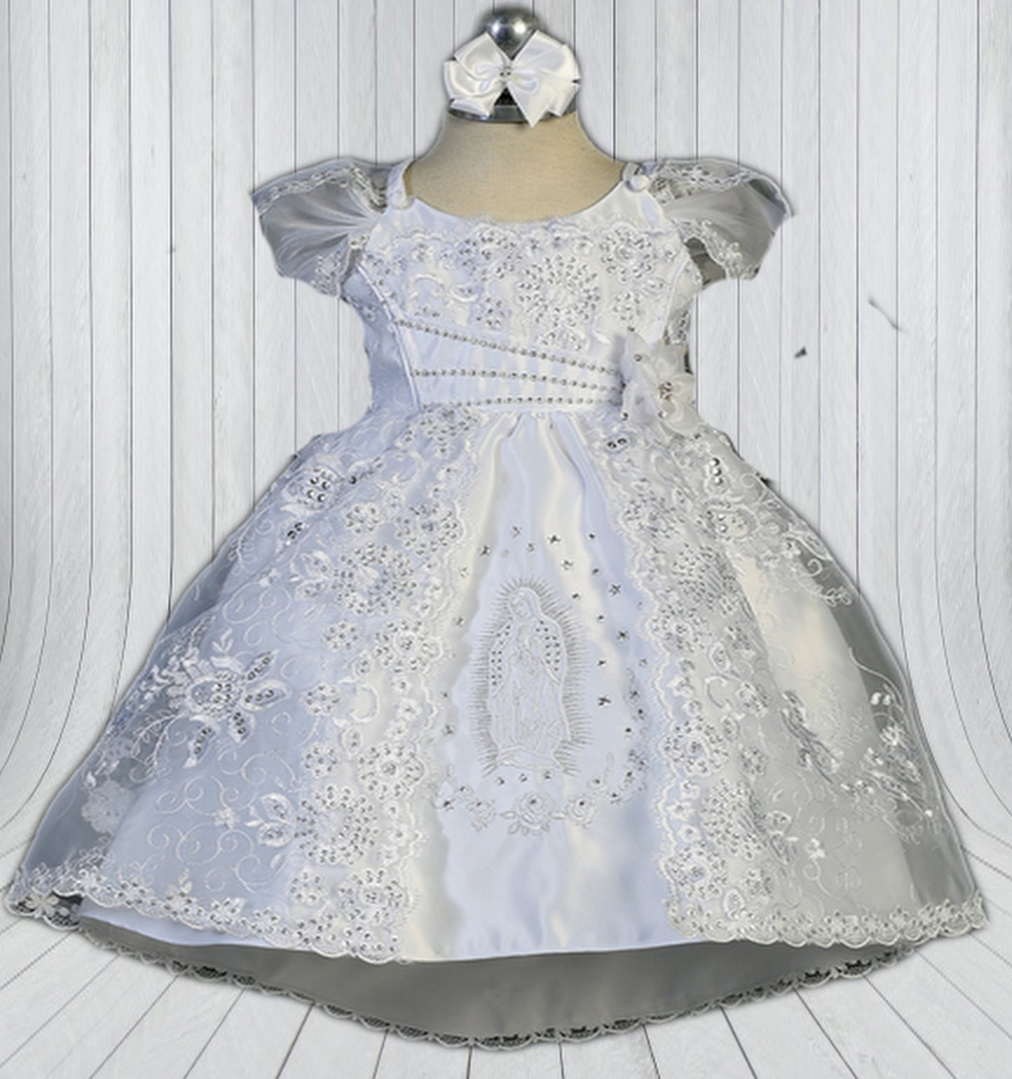 White Baptism/Christening Gown 2348tt