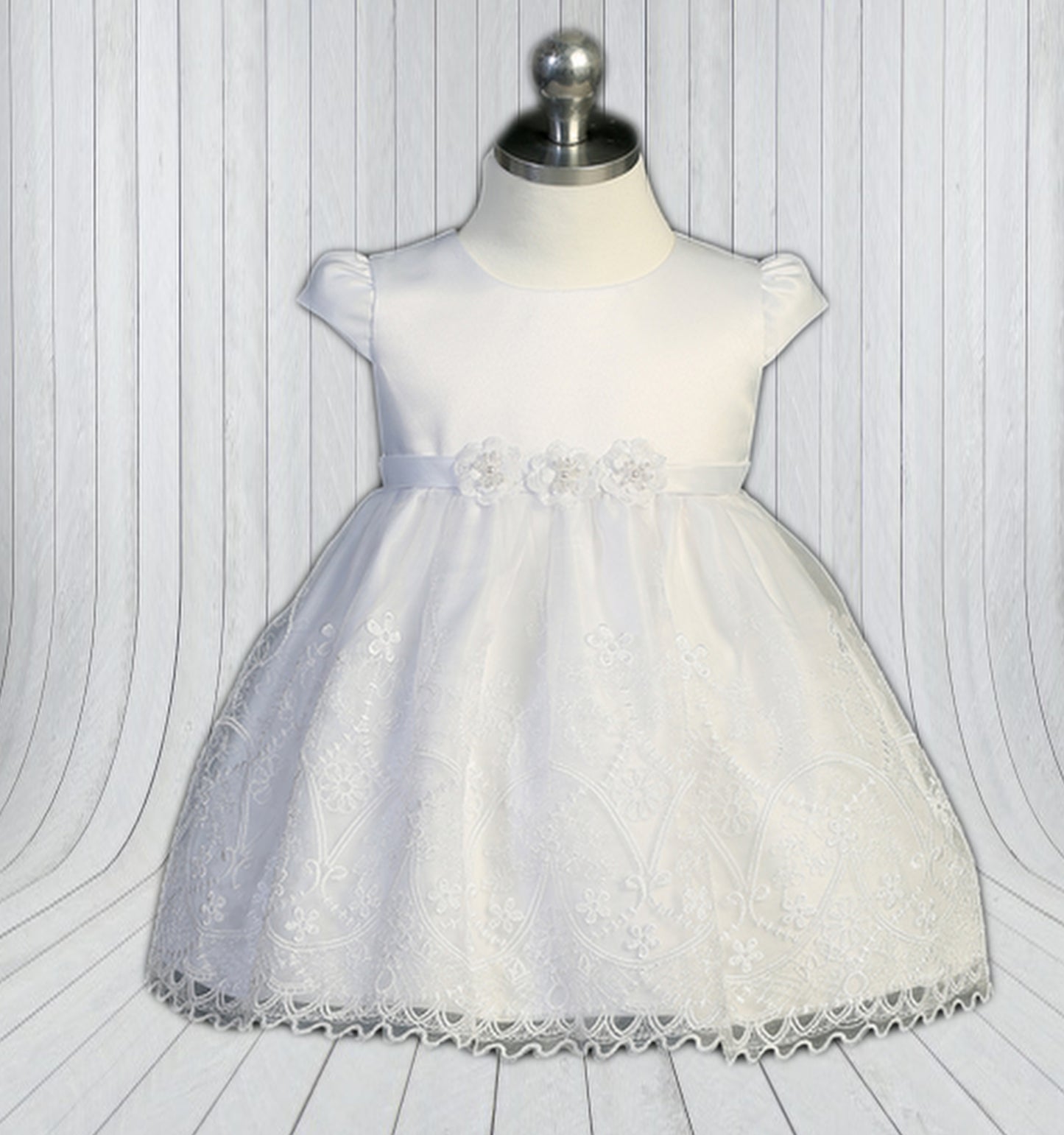 White Baptism/Christening Gown 2356tt