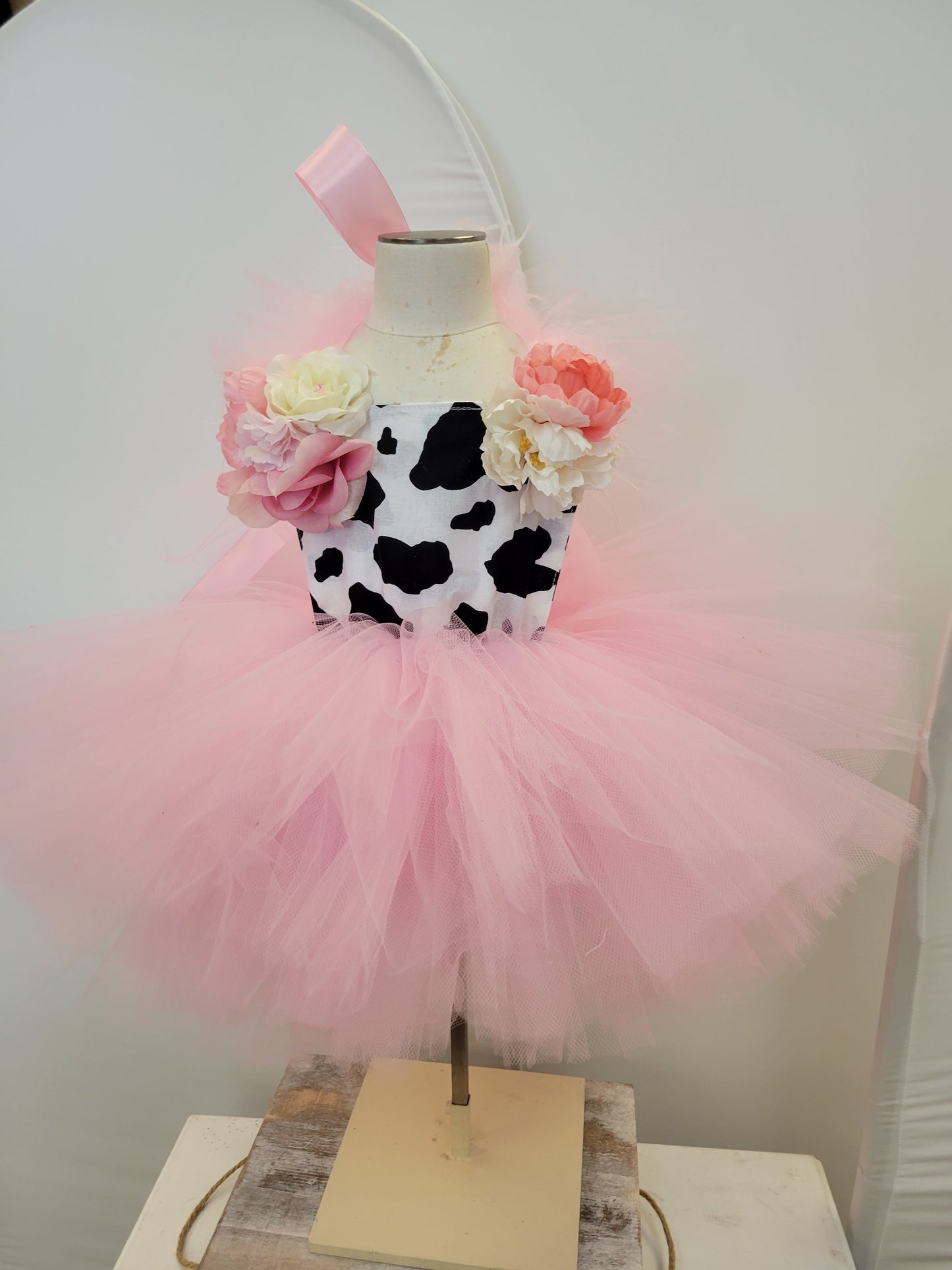 Soft pink cow girl , cow girl dress baby,first birthday party texas cow girl, softpink tutu cow girl,rodeo baby costume