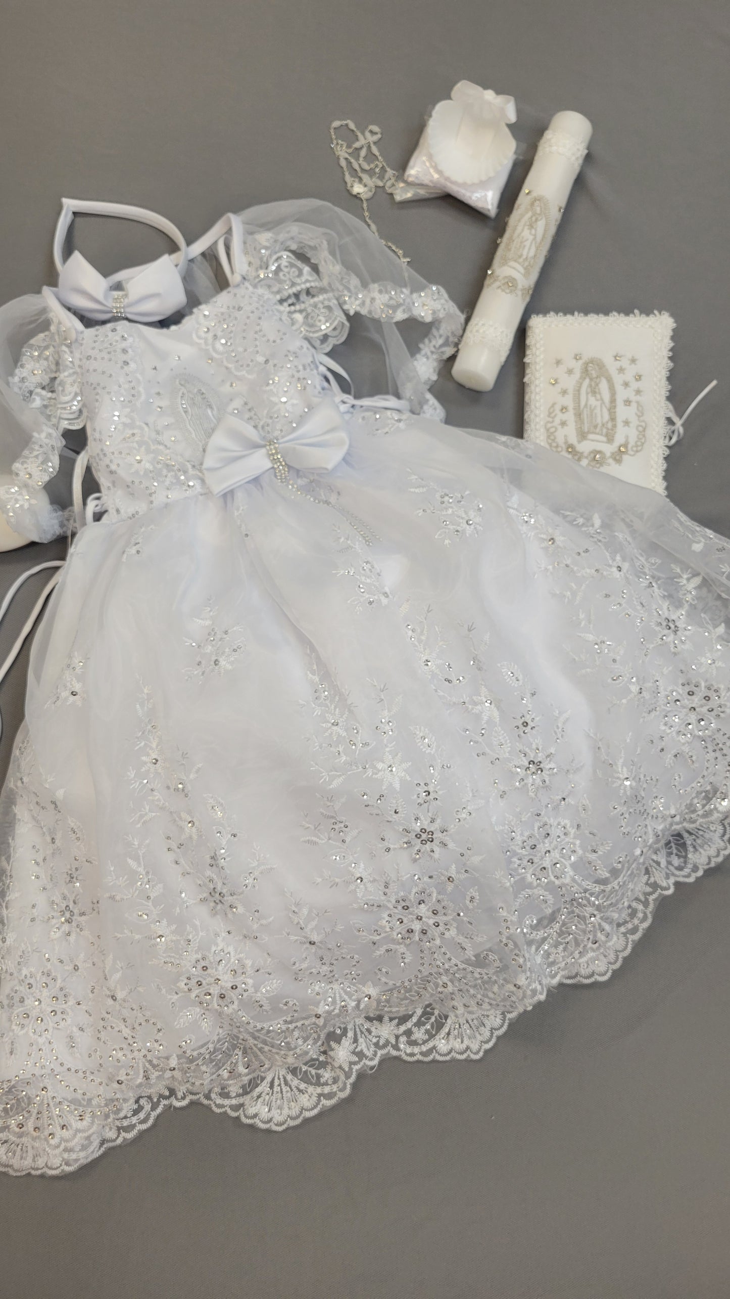 All included Baptism Dress, Christening Gown, cape, headband, bible candle,rosary,shell,cloth and shoes. ,paquete todo incluido de  Vestido de Bautizo.