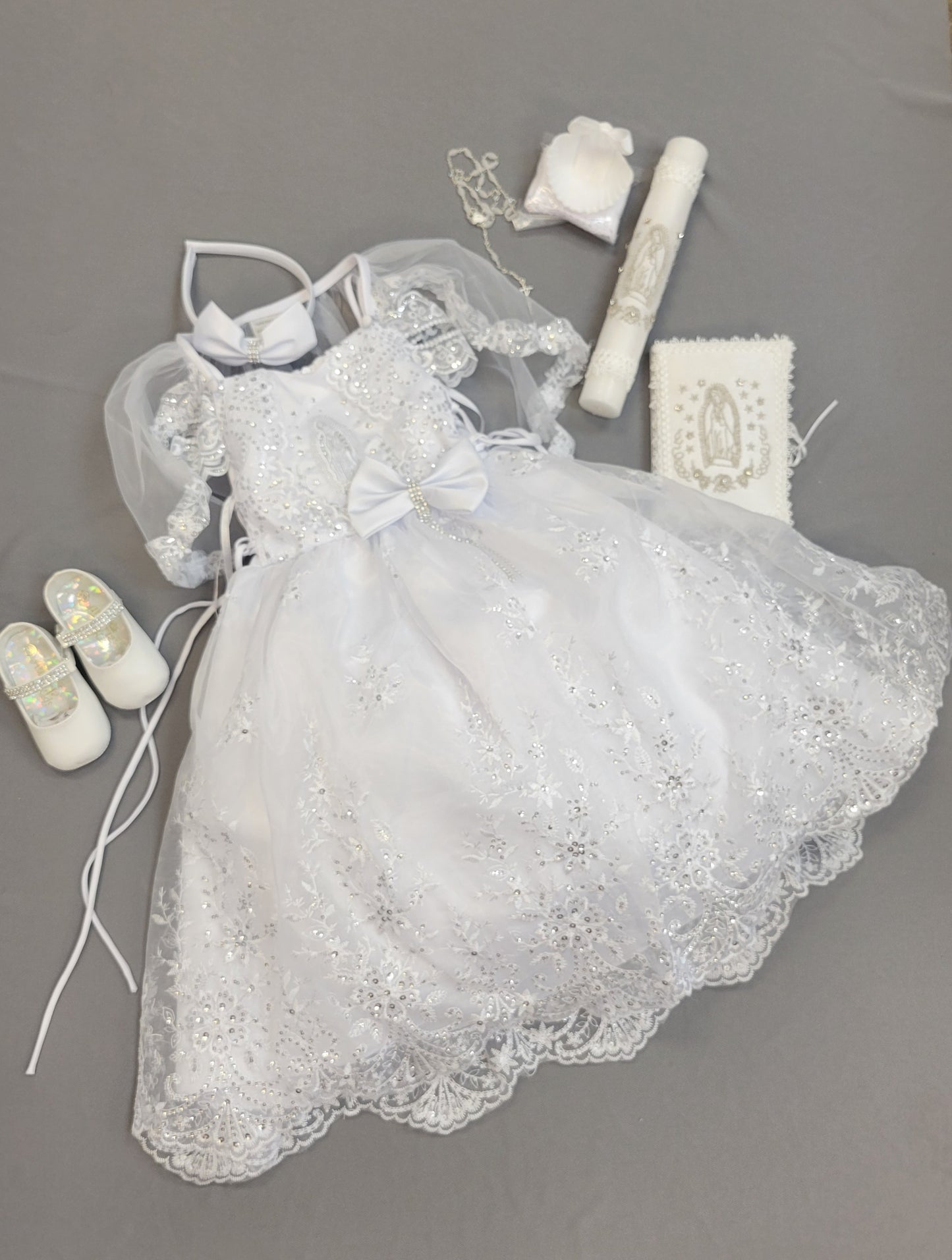 All included Baptism Dress, Christening Gown, cape, headband, bible candle,rosary,shell,cloth and shoes. ,paquete todo incluido de  Vestido de Bautizo.