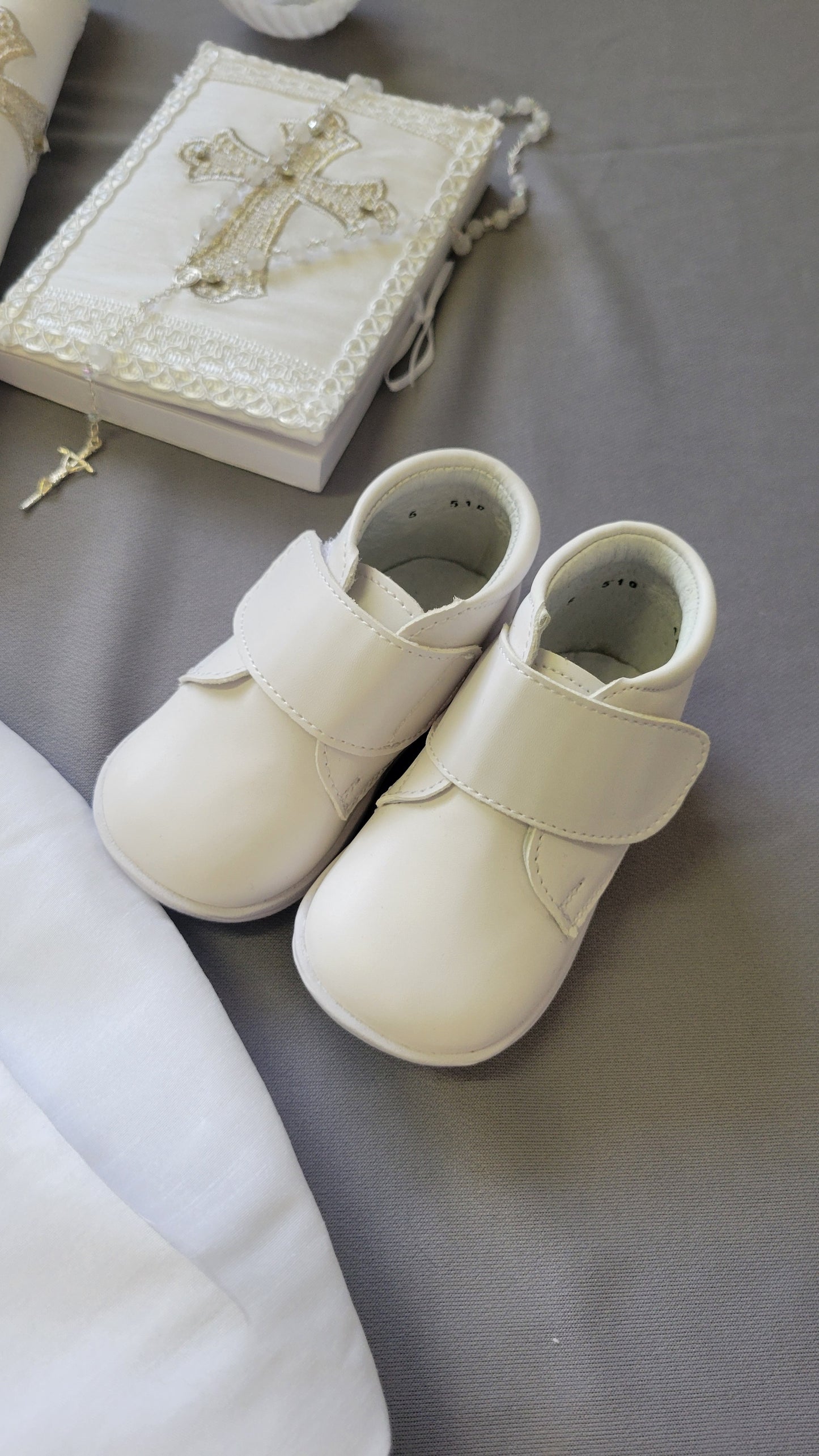 Ropon de Bautizo de Niño, Boy Christening Outfit, candle set. Cruz
