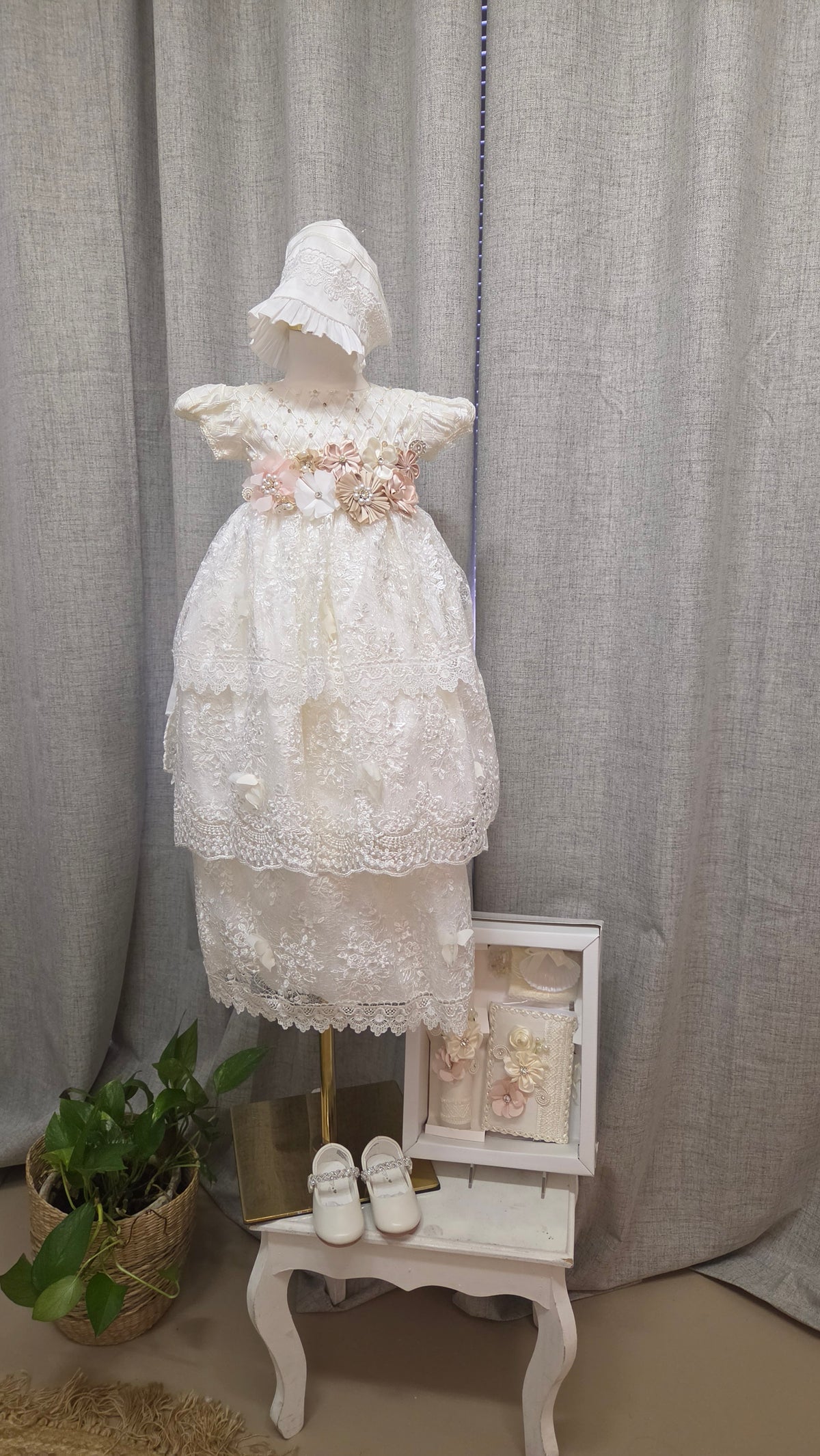 Ropon de Bautizo de Niña/baptism gown all included
