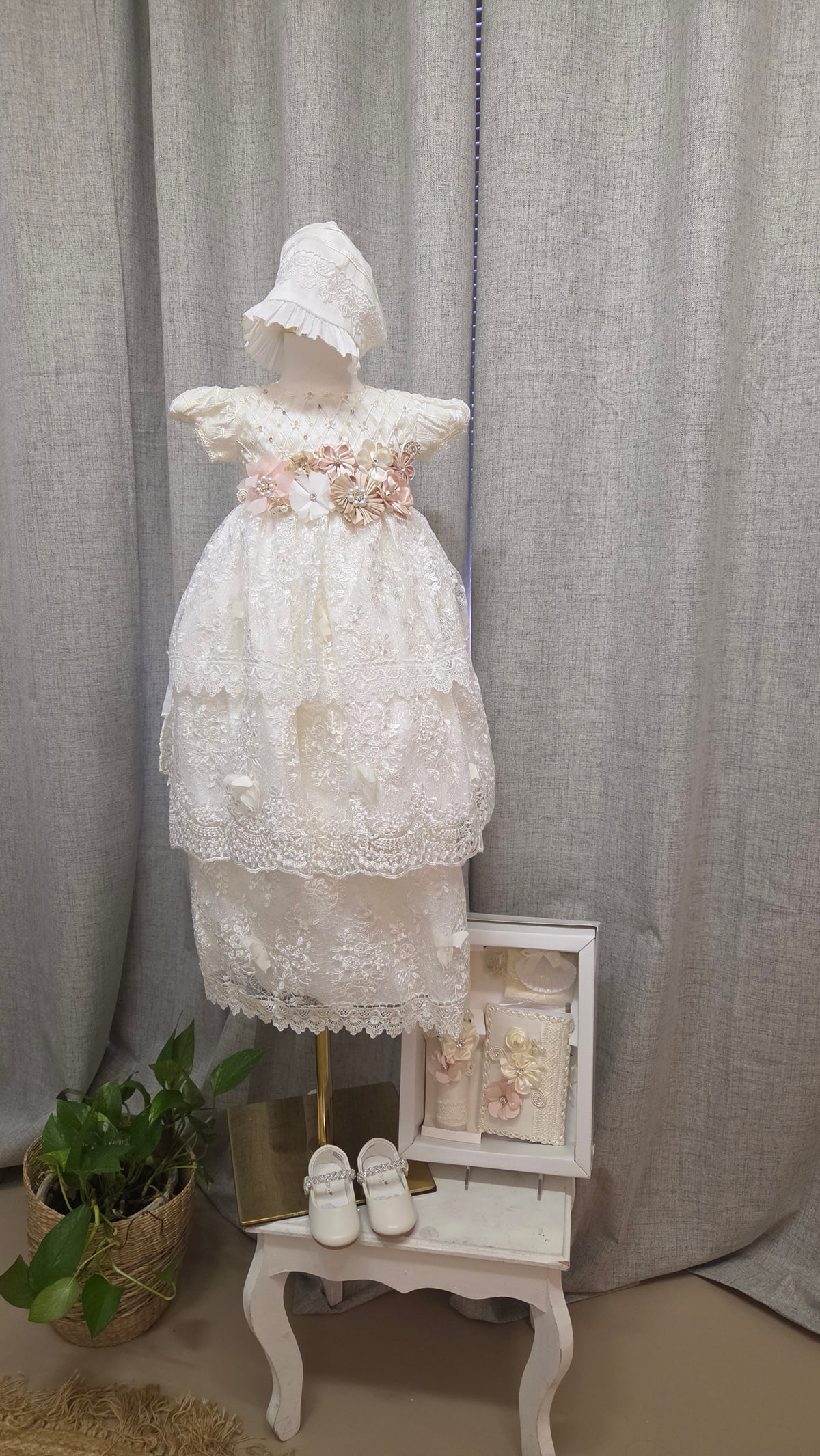 Ropon de Bautizo de Niña/baptism gown all included