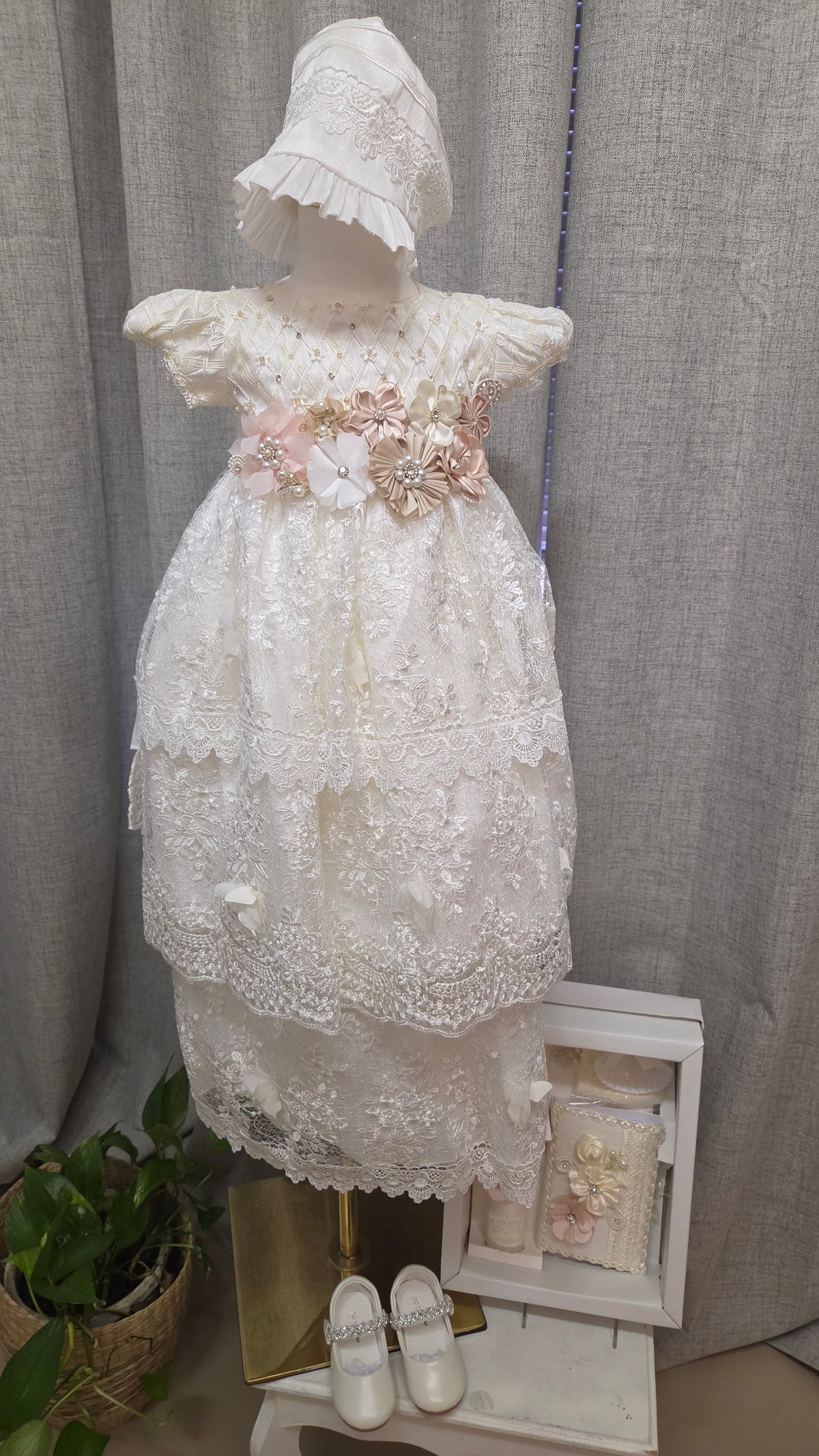 Ropon de Bautizo de Niña/baptism gown all included